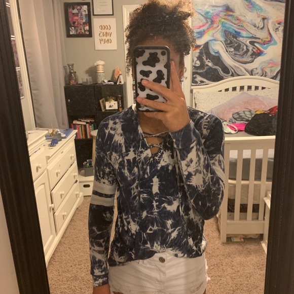 blue and white tie dye long sleeve - Picture 2 of 3